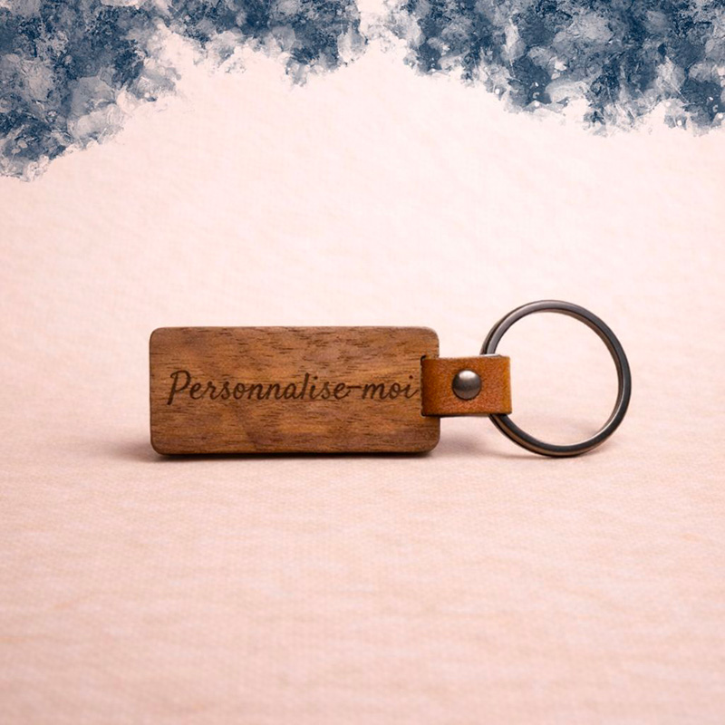 Porte-clé en bois foncé et cuir personnalisable